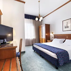 3* מלון Palace Centro